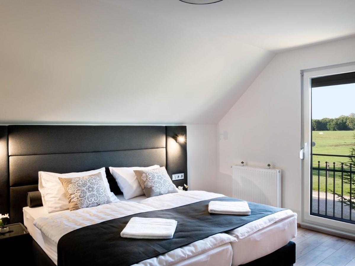 Ugo Apartman Halászi Esterno foto
