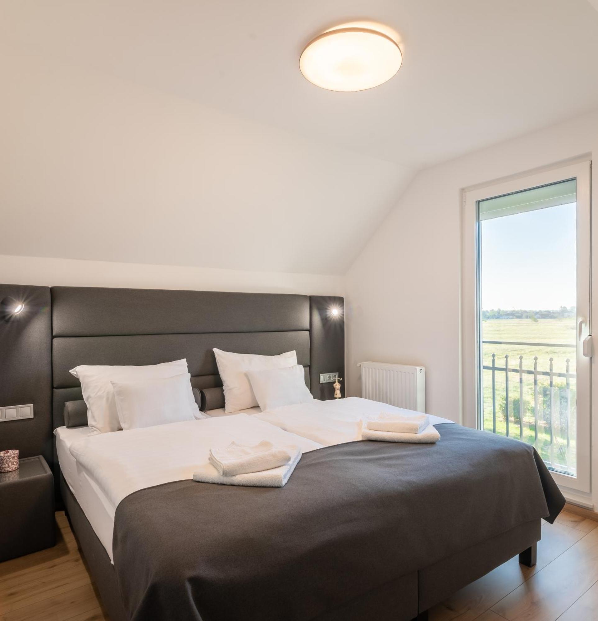 Ugo Apartman Halászi Esterno foto
